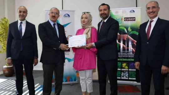 Elazığ'da genç çiftçilere sertifikaları verildi