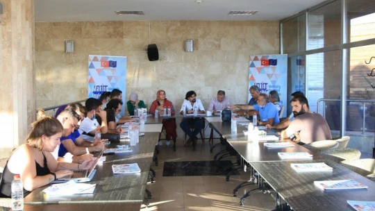 Elazığ'da 'Görünmezi Görünür Kıl' Projesi toplantısı