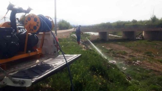 Elazığ'da ilaçlama çalışmaları bayramda da sürüyor