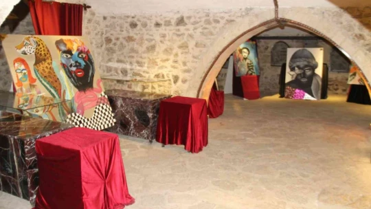 Elazığ'da 'Kadın temalı' resim sergisi açıldı