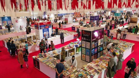 Elazığ'da 'Kitap Fuarı' yoğun katılımla açıldı