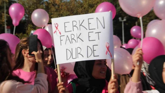 Elazığ'da 'Meme Kanseri Farkındalık' yürüyüşü
