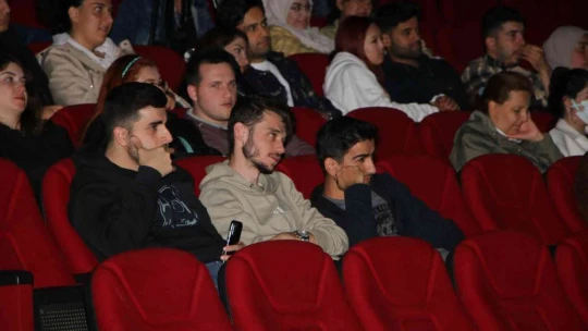 Elazığ'da 'Metot' adlı tiyatro oyunu sahnelendi