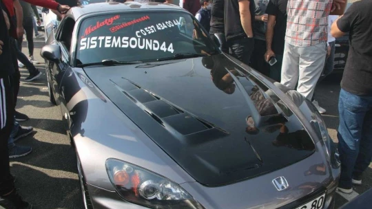 Elazığ'da 'Modifiyeli Araç ve Motosiklet Festivali' renkli görüntülere sahne oldu