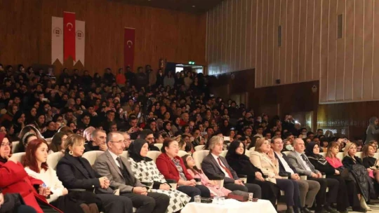 Elazığ'da 'Piyano eşliğinde eserler' konseri düzenlendi