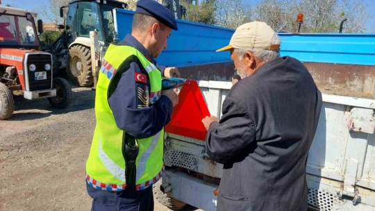 Elazığ'da 'Reflektör Tak Görünür Ol' kampanyası