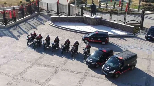 Elazığ'da 'Yunus Timlerinden' gövde gösterisi