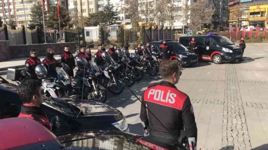 Elazığ'da 'Yunus Timlerinden' gövde gösterisi