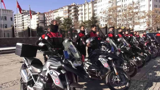 Elazığ'da 'Yunus Timlerinden' gövde gösterisi