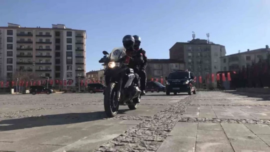 Elazığ'da 'Yunus Timlerinden' gövde gösterisi