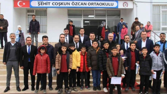 Elazığ'da 129 bin öğrenci karne heyecanı yaşadı