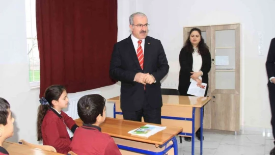 Elazığ'da 129 bin öğrenci karne heyecanı yaşadı