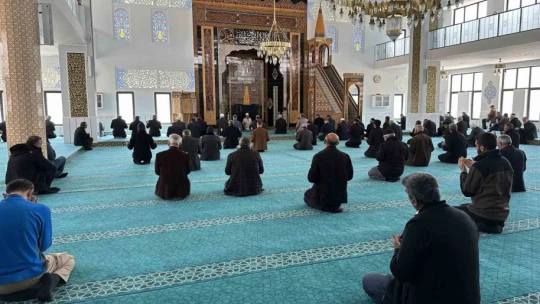 Elazığ'da 14 asırlık mukabele geleneğini genç hafızlar sürdürüyor