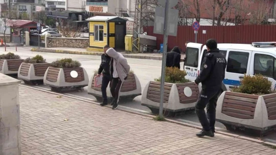 Elazığ'da 156 bin liralık malzeme çalan 2 şüpheli yakalandı