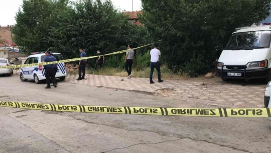 Elazığ'da 16 yaşındaki çocuk, akranını silahla başından vurdu