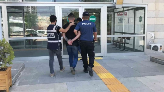 Elazığ'da 2 kişiyi yaralayan ve 21 suç kaydı bulunan şüpheli yakalandı