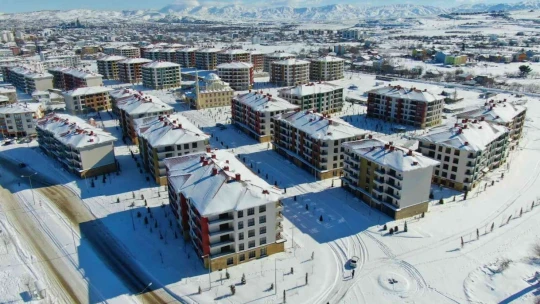 Elazığ'da 24 Ocak depreminin ardından 17 bin 95 konut ve 243 iş yeri hak sahiplerine teslim edildi