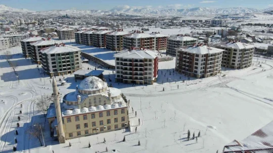 Elazığ'da 24 Ocak depreminin ardından 17 bin 95 konut ve 243 iş yeri hak sahiplerine teslim edildi