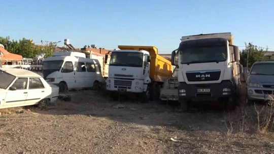 Elazığ'da 25 milyonluk servet, araç mezarlığında göz göre göre çürüyor