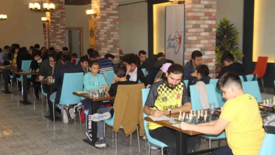 Elazığ'da 274 sporcunun katıldığı Çaturanga satranç turnuvası başladı
