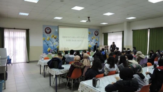 Elazığ'da 290 öğrenciye SİBERAY farkındalık eğitimi verildi