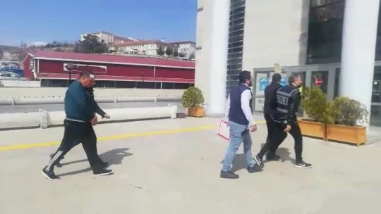 3 kişinin yaralandığı olayda, 2 şüpheli adliyeye sevk edildi