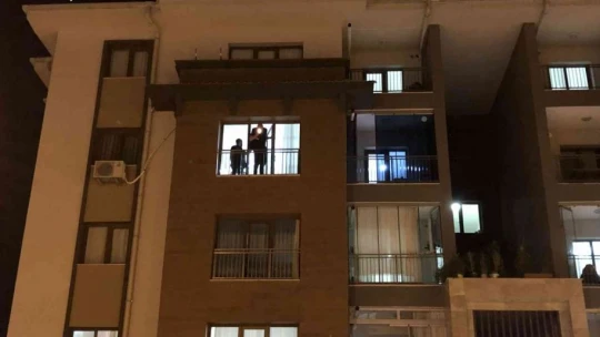 Elazığ'da 4'üncü kattan düşen kadın yaralandı