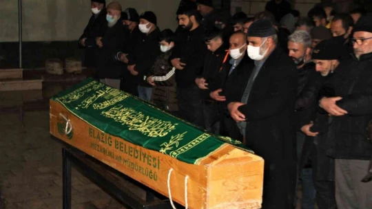 Elazığ'da 5 ay önce öldürülerek gömülen ve ardından cesedi bulunan muhtar, son yolculuğuna uğurlandı