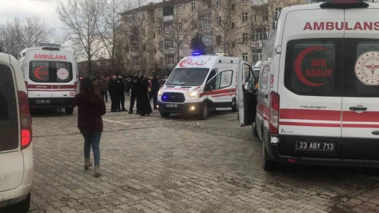 Elazığ'da 50 öğrenci hastanelik oldu