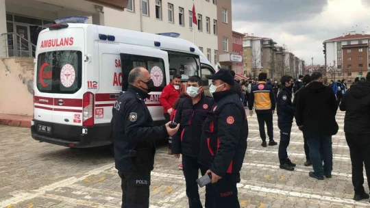 Elazığ'da 50 öğrenci hastanelik oldu