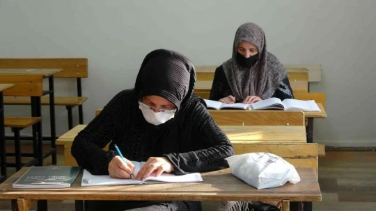 Elazığ'da 512 kursta 8 bin vatandaş eğitim alıyor