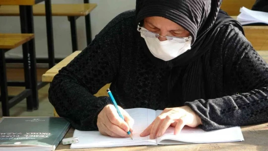 Elazığ'da 512 kursta 8 bin vatandaş eğitim alıyor