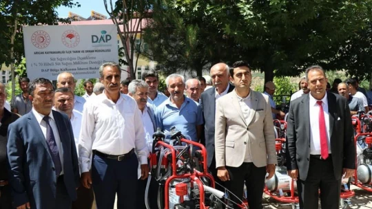 Elazığ'da 52 üreticiye süt sağım makinası dağıtıldı