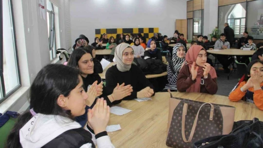 Elazığ'da 65 öğrenci 'Gençliğe Değer' kampında buluştu