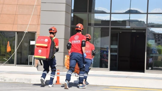 Elazığ'da 6.8'lik deprem tatbikatı gerçeğini aratmadı