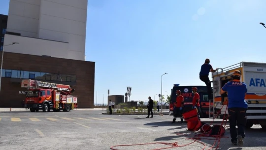Elazığ'da 6.8'lik deprem tatbikatı gerçeğini aratmadı