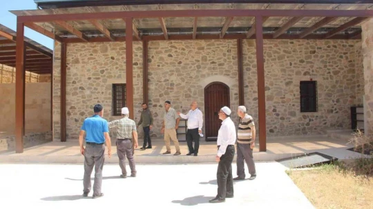 800 yıllık camiye yoğun ilgi