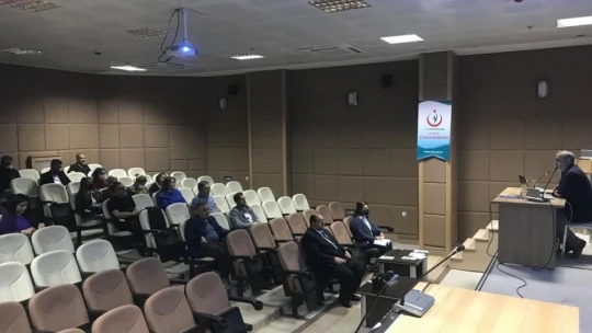 Elazığ'da aile hekimlerine yönelik hizmet içi eğitim programı sürüyor