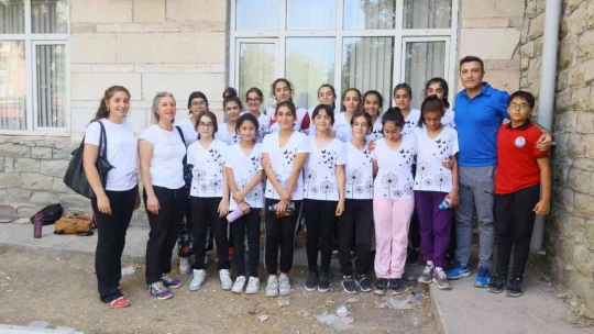 Elazığ'da Amatör Spor Haftası kortej yürüyüşüyle başladı