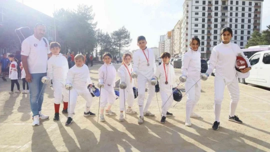 Elazığ'da Amatör Spor Haftası kortej yürüyüşüyle başladı