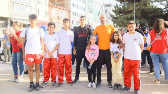 Elazığ'da Amatör Spor Haftası kortej yürüyüşüyle başladı