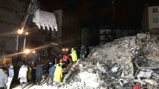 Elazığ'da arama çalışmaları tamamlandı, son kişinin de cansız bedenine ulaşıldı