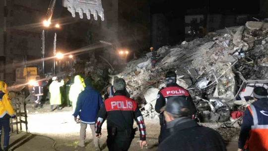 Elazığ'da arama çalışmaları tamamlandı, son kişinin de cansız bedenine ulaşıldı