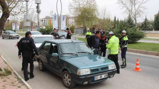 Elazığ'da asayiş denetimleri hız kesmeden sürüyor