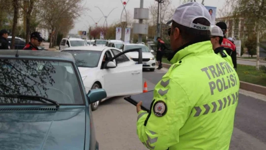 Elazığ'da asayiş denetimleri hız kesmeden sürüyor