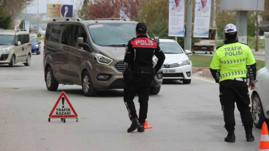 Elazığ'da asayiş denetimleri hız kesmeden sürüyor