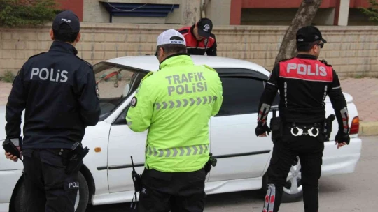 Elazığ'da asayiş denetimleri hız kesmeden sürüyor