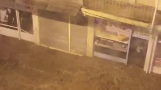 Elazığ'da aşırı yağış sele neden oldu