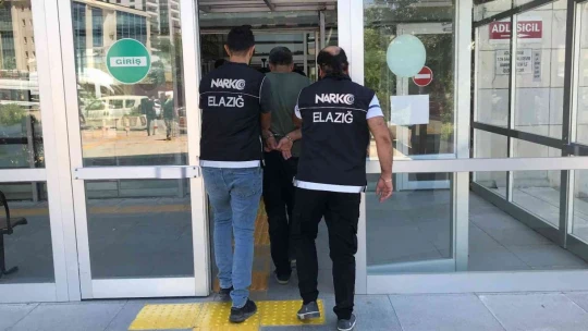 Elazığ'da ayakkabı içerisine zulalanmış uyuşturucu ele geçirildi: 2 gözaltı