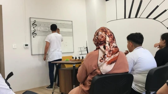 Elazığ'da bağlama kursları devam ediyor